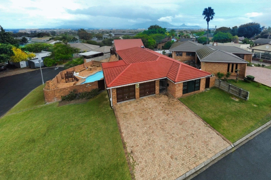 6 Bedroom Property for Sale in De Tijger Western Cape